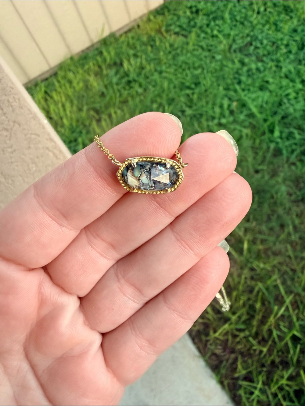 Kendra Scott Gold Druzy Pendant Necklace/ Gray Abalone - Picture 6 of 8